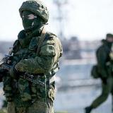 В Симферополе штаб ВМС Украины окружен неизвестным вооруженными людьми