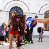  FEMEN        