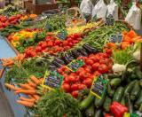 В РФ нашли повод полностью запретить украинские фрукты и овощи