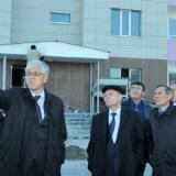Аким применит жесткие меры к врачам Алматинской области