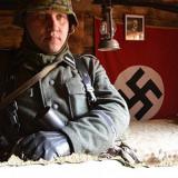 Junge Welt:  , -    