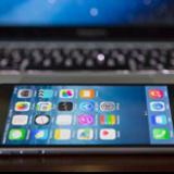   iPhone      