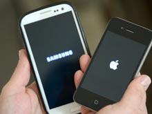         Apple     Samsung