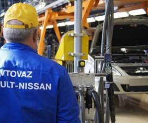 ǻ   Renault  Nissan