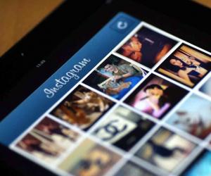  Instagram      