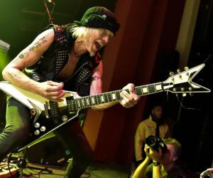 Scorpions   