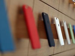  Apple       iPhone 7