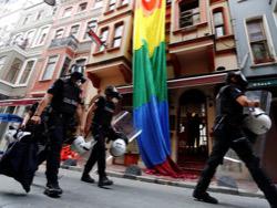 ������ vs. �������