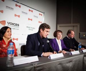  Voices   -
