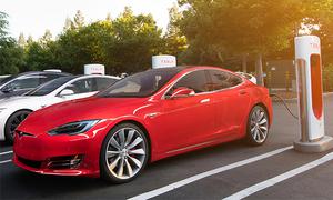   Tesla   2017 