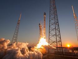 SpaceX        Falcon 9