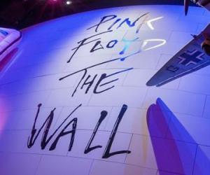     ,  Pink Floyd