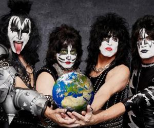 KISS     -