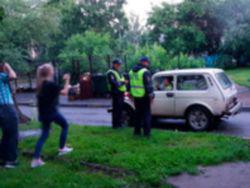 Силовики блокировали штаб Навального в Новосибирске и изъяли агитационные газеты