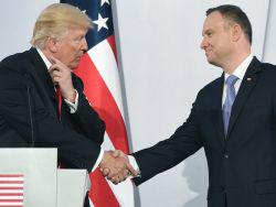 СМИ комментируют визит Трампа в Польшу