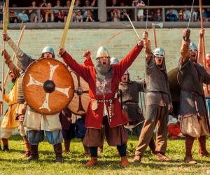 Фестиваль «Битва тысячи мечей. Рагнарёк»: сражение викингов и русичей