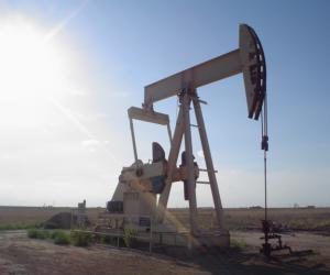 Нефть может завершить неделю в плюсе, но цена остается низкой