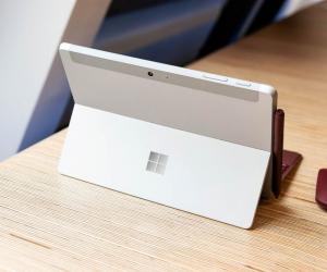 10-  Surface Go  Microsoft