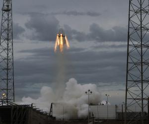  SpaceX      Dragon V2   