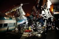 В Анкаре после столкновения поездов рухнул переход: погибли 7 человек, более 40 пострадали