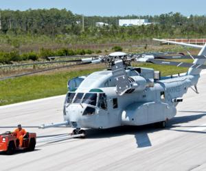 Крупнейший американский вертолет прошел первые морские испытания
