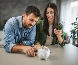 Каждая вторая россиянка зарабатывает больше своего мужчины: как изменилась финансовая картина