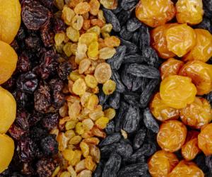 Холодная вода против горячей: почему сухофрукты нужно мыть правильно