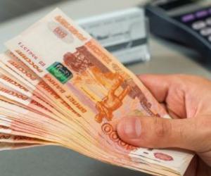 Кризис неплатежей нарастает: почему работающим россиянам стоит готовиться к увольнениям