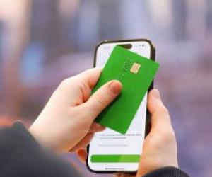 Мошенники с NFC: как одно касание картой телефона оставляет россиян без денег