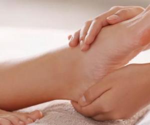 Вечернее спасение для уставших ног: старинный уксусный метод, который возвращает легкость за минуты