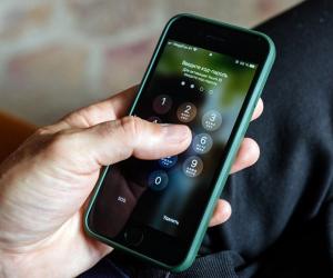   λ   :            ...