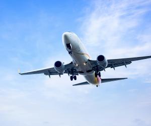 Шесть российских аэропортов заморозили небо: массовые атаки дронов парализуют авиасообщение