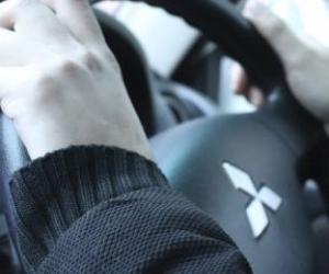 Невидимая угроза на дорогах: как магнитные бури могут парализовать ваш автомобиль