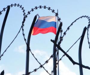 Телефонный железный занавес: как Россия готовится отключить голос недружественных стран