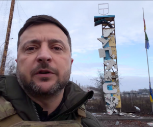 Видео у стелы родило вопрос:»Что происходит?!» Соловьев ответил поднятием флага. Ситуация в Купянске и Северске