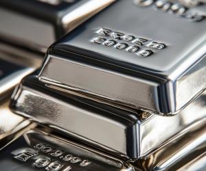 Исторический взлет: серебро впервые в истории торгуется выше 65 долларов за унцию