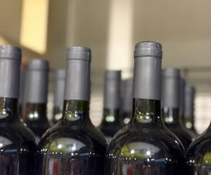 Новогодний сюрприз с последствиями: почему бутылка шампанского может стоить вам работы