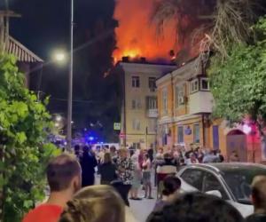 Атака БПЛА на Ростов-на-Дону привела к пожарам в жилых домах