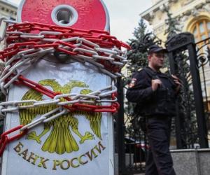 Центробанк отказался снижать комиссии для малого бизнеса — банки остаются в выигрыше: Делягин