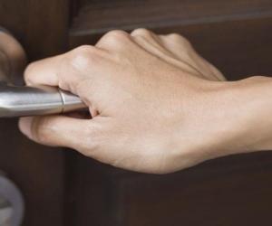 «Забыл прописаться — готовь 5000»: юрист Хаминский напомнил о скрытой ловушке для переезжающих россиян