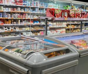 Мел, мыло и «мясной клей»: эксперты рассказали, чем на самом деле кормят россиян под видом молока и сыра