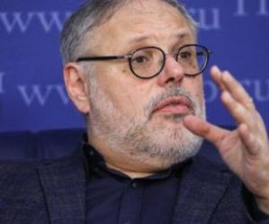 «Слишком сильный удар напугает Запад»: Хазин объяснил, почему Россия не форсирует наступление